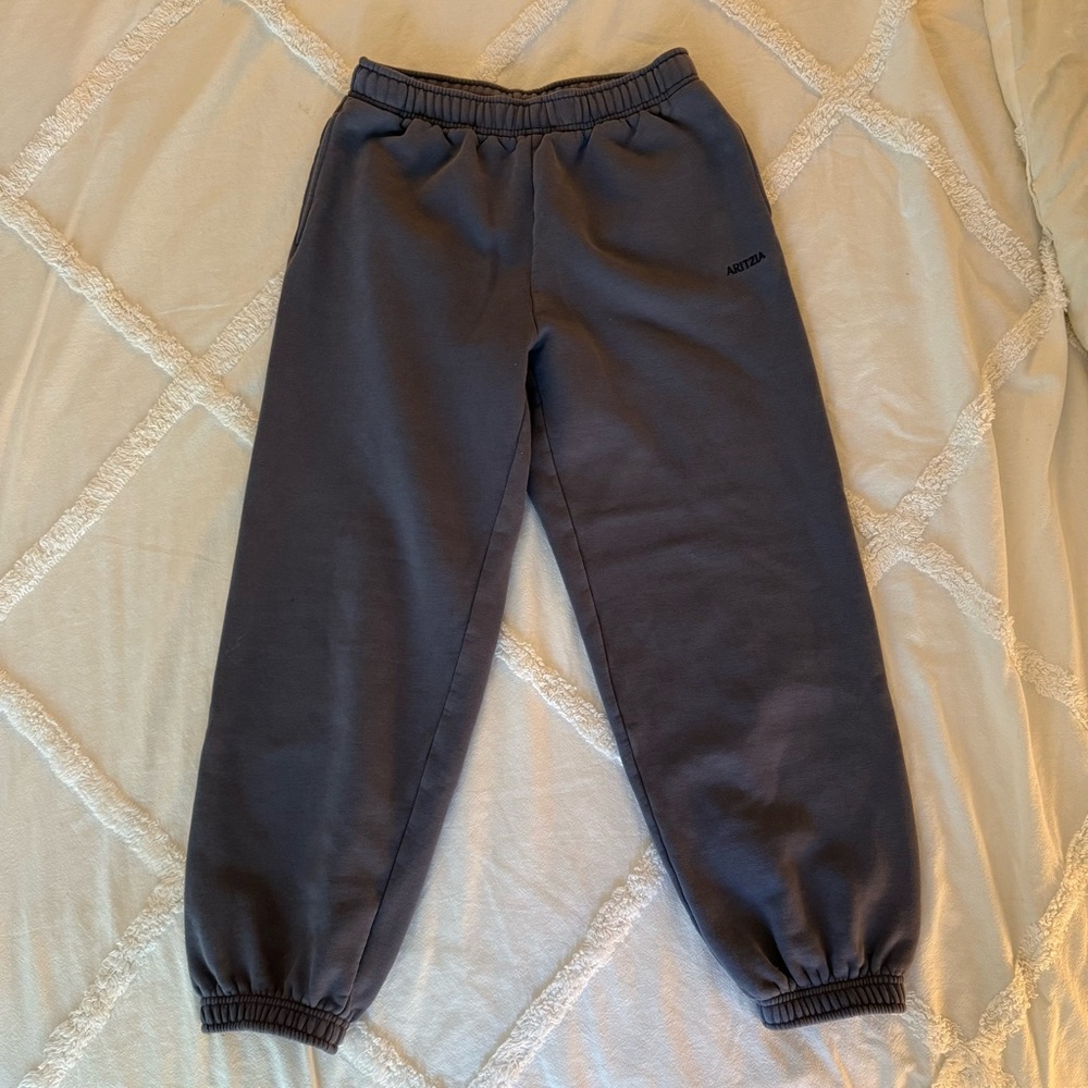 Aritzia Cozy Sweatfleece Mega Jogger